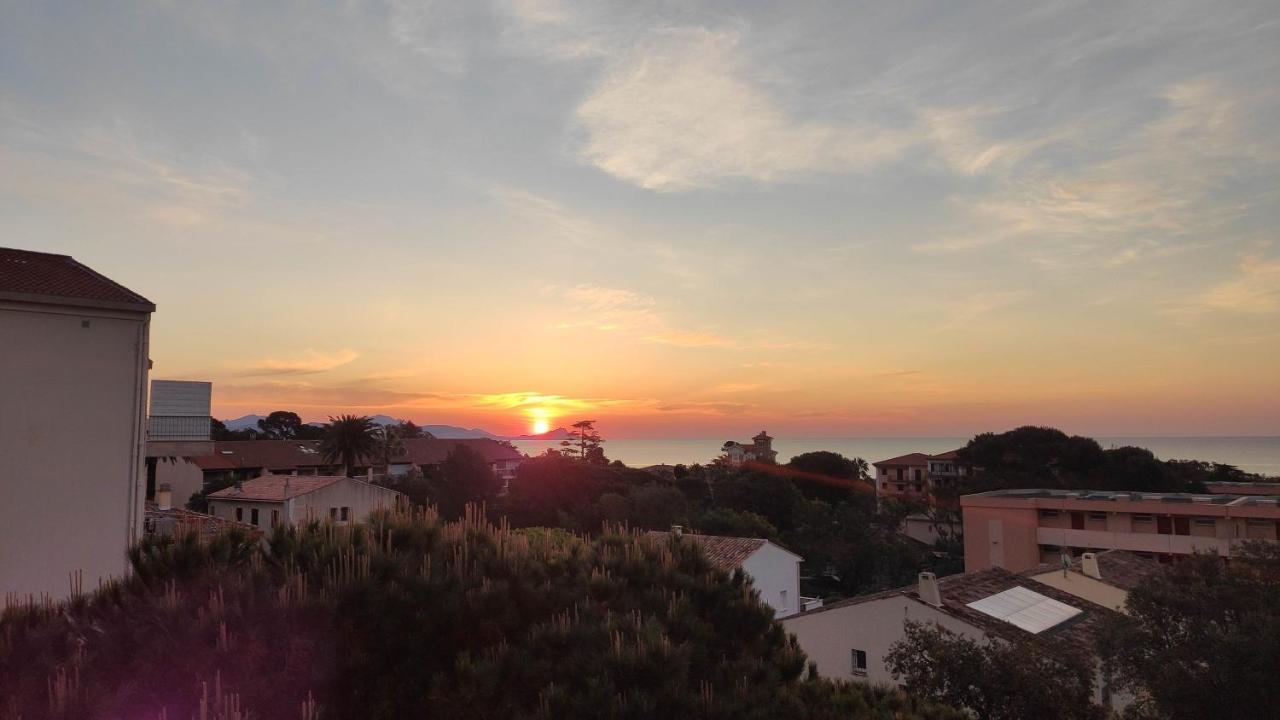 Appartement Lumineux Vue Mer Fréjus Exterior foto